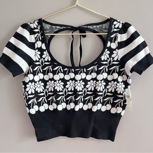 NWT Anthropologie Black & White Shortsleeved Cropped Sweater Top Size Small